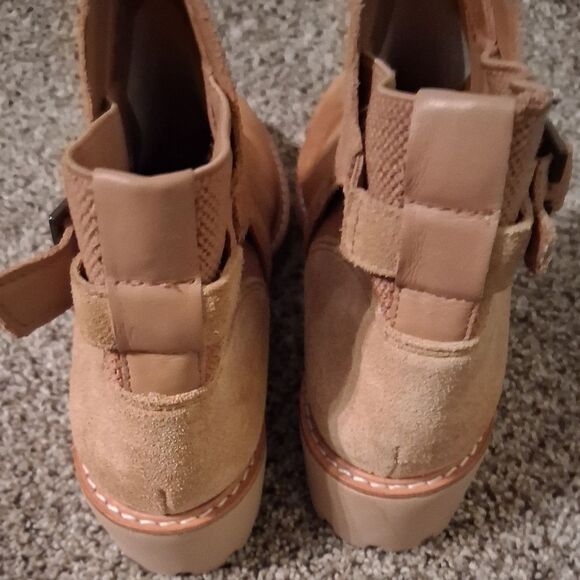Gianni Bini Tan Ankle Boots Size 8.5 - Picture 2 of 6
